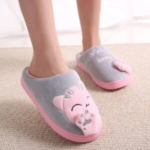 Chaussons hello kitty gris et rose