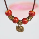 Collier hello kitty vintage rouge