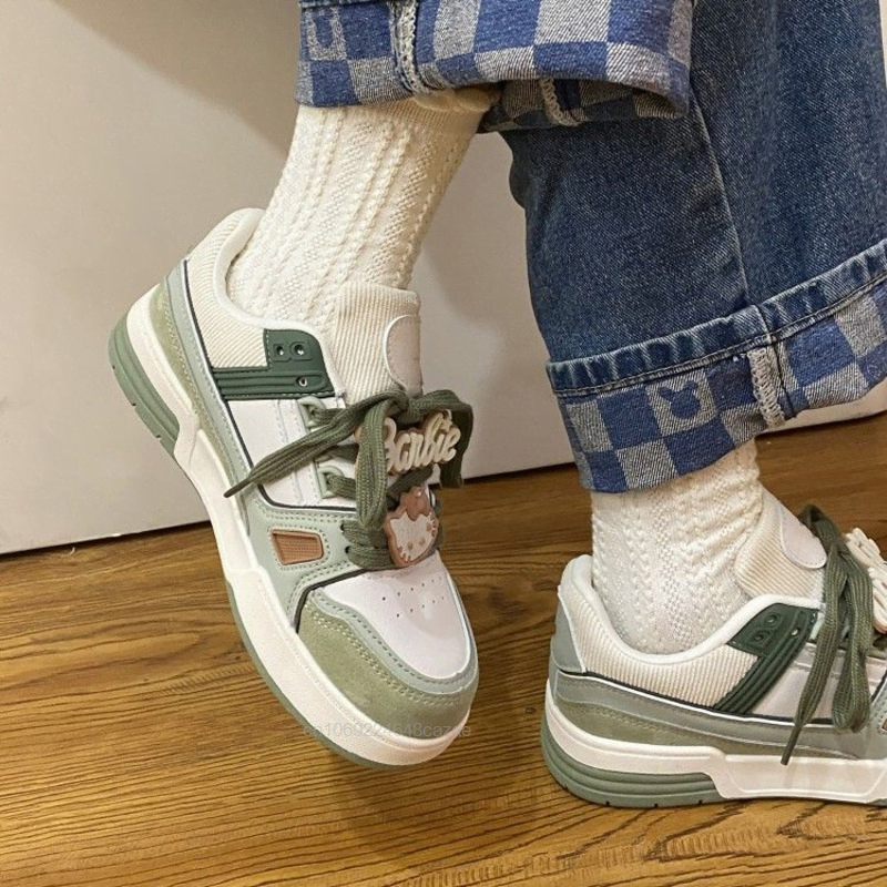 2-main-sanrio-baskets-en-cuir-pu-avec-decalcomanie-hello-kitty-chaussures-de-sport-decontractees-nouvelle-mode-polyvalente-y2k-2023